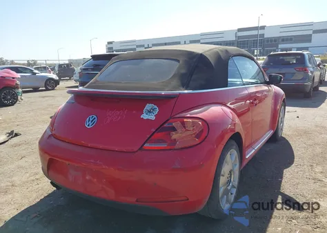 2015 Volkswagen Beetle 1.8T z USA, uszkodzony, nr VIN 3VW507ATXFM812075